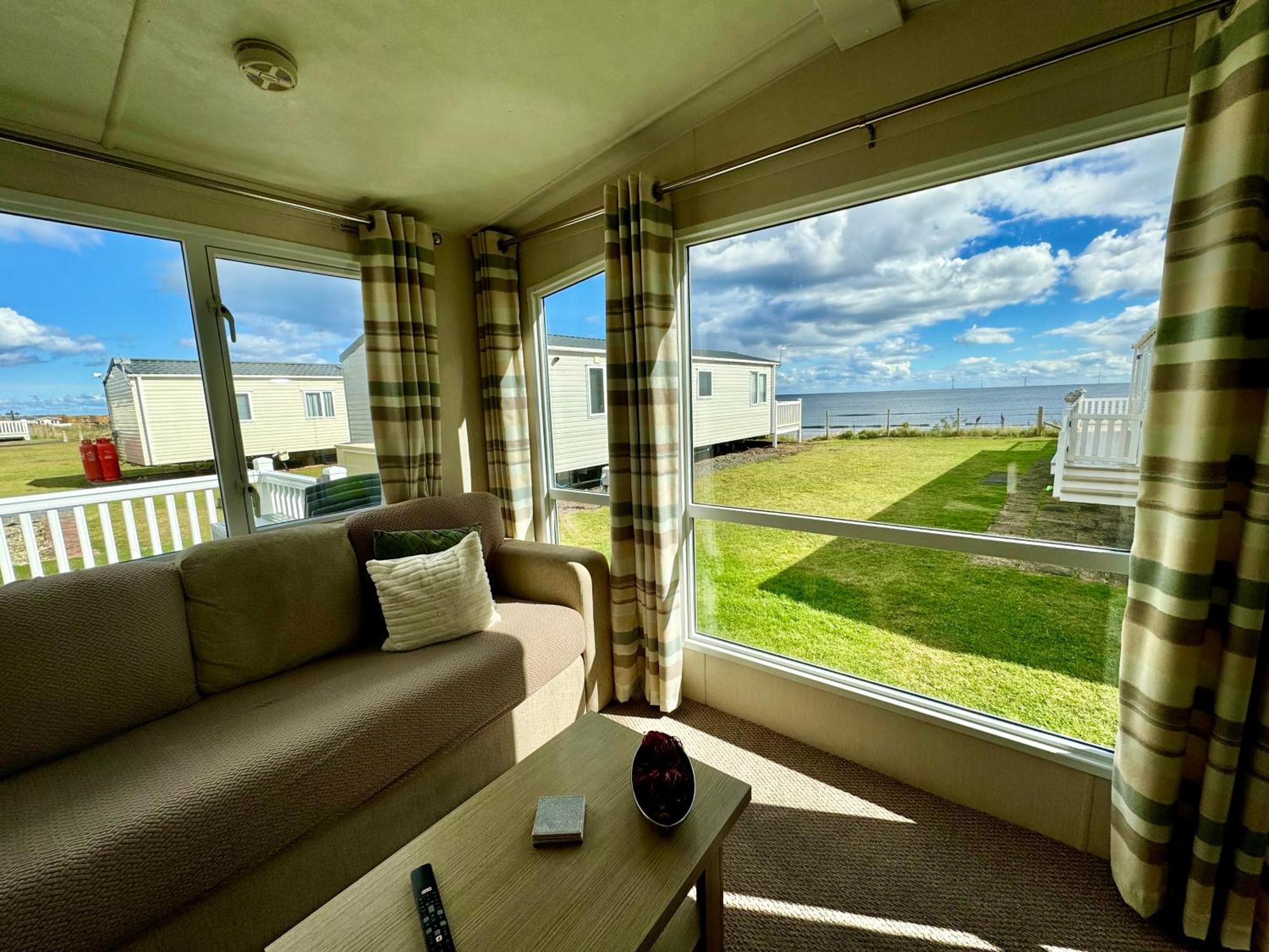 New Sea View Platinum Caravan With Huge Decking Newcastle upon Tyne Exterior photo
