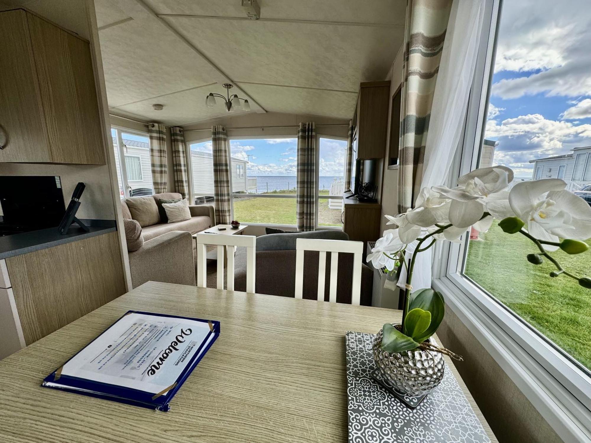New Sea View Platinum Caravan With Huge Decking Newcastle upon Tyne Exterior photo