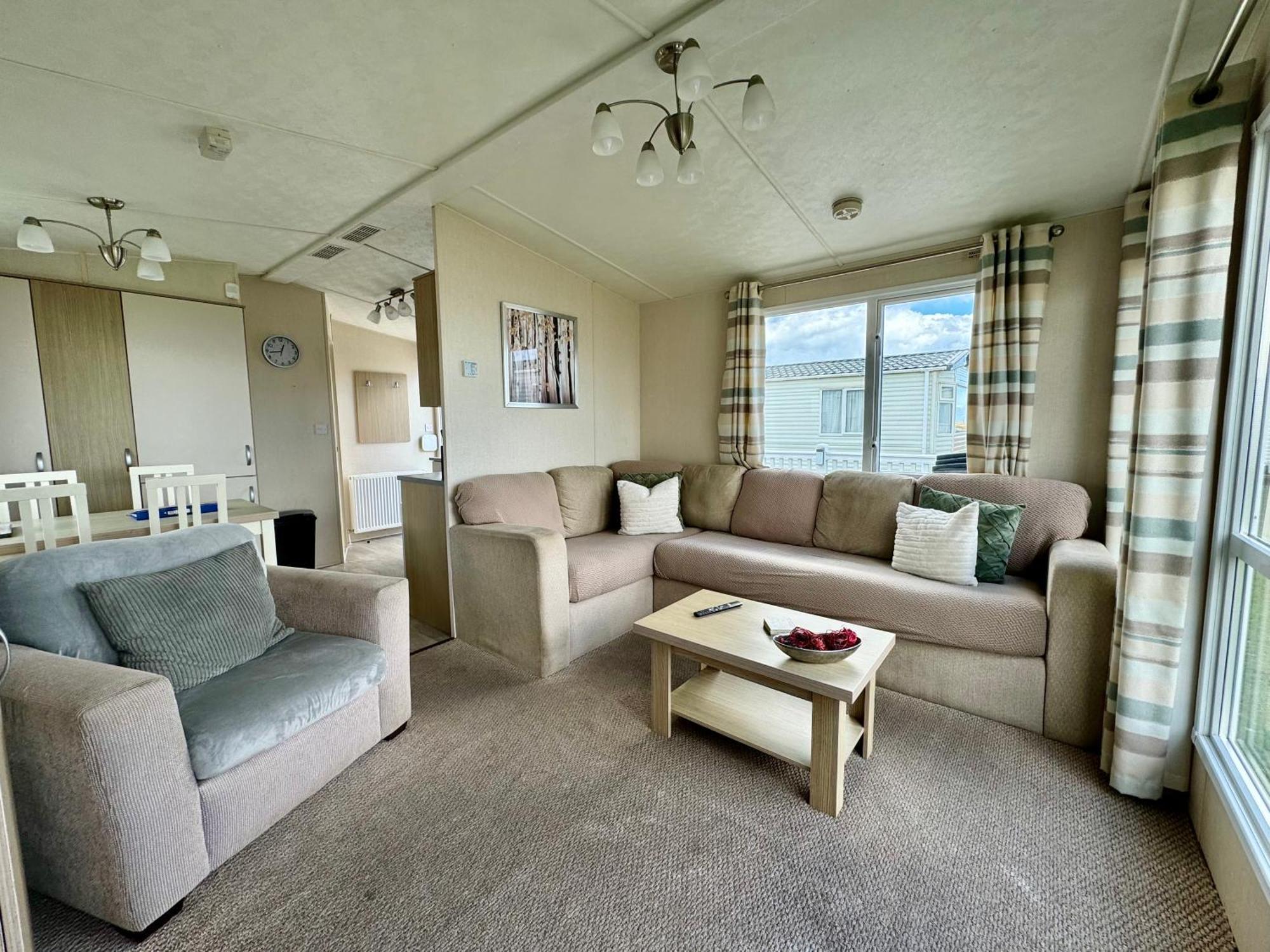 New Sea View Platinum Caravan With Huge Decking Newcastle upon Tyne Exterior photo