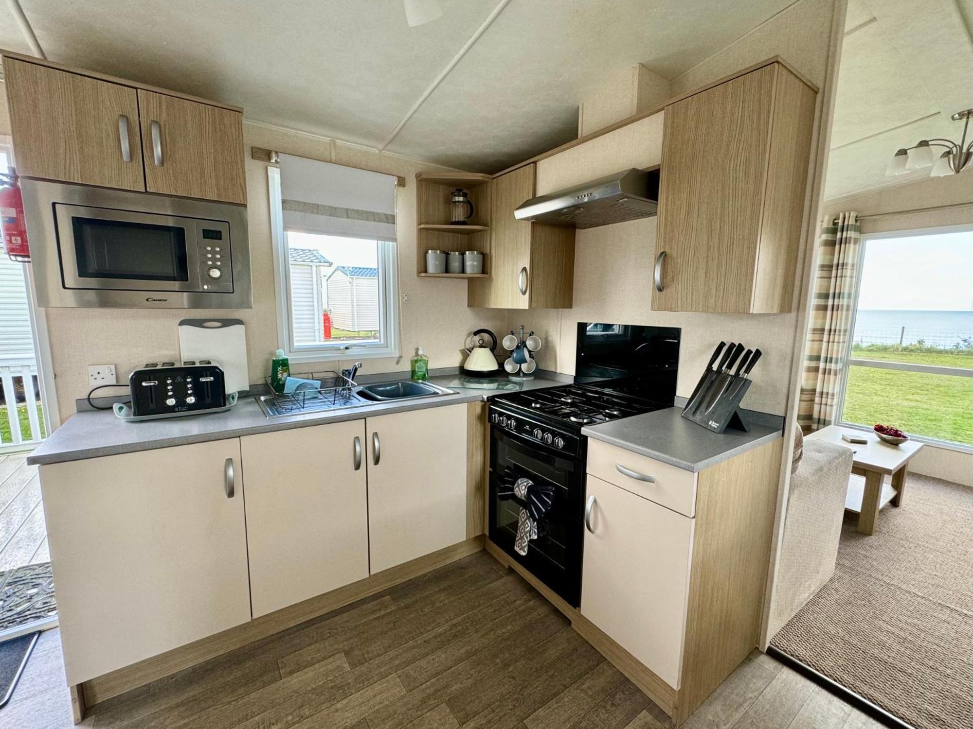 New Sea View Platinum Caravan With Huge Decking Newcastle upon Tyne Exterior photo
