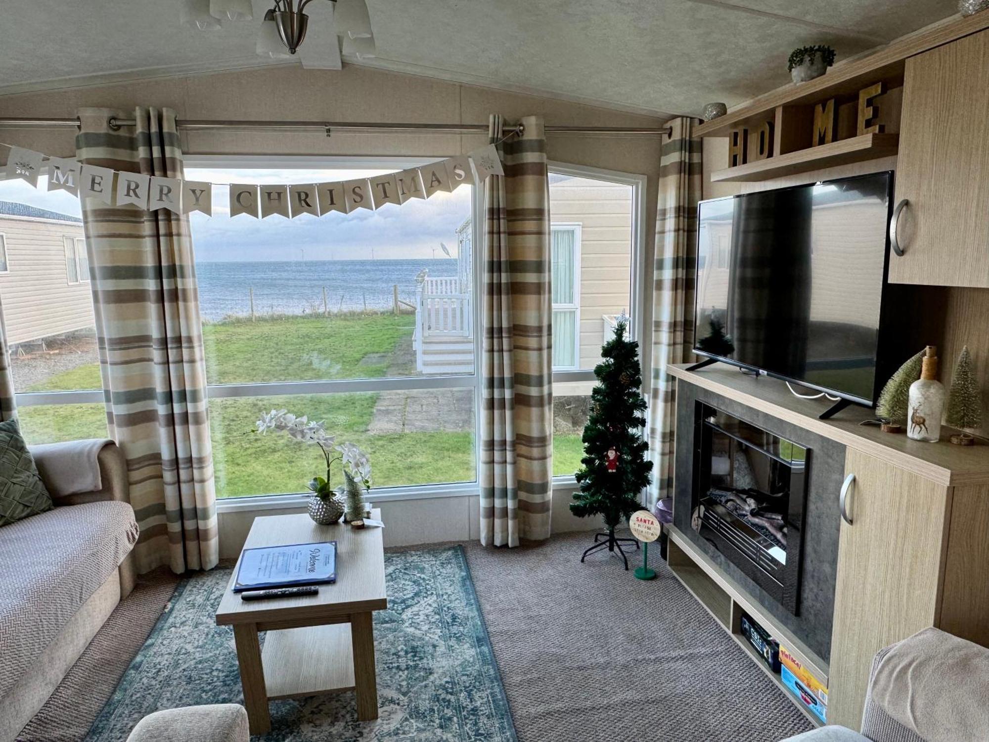 New Sea View Platinum Caravan With Huge Decking Newcastle upon Tyne Exterior photo